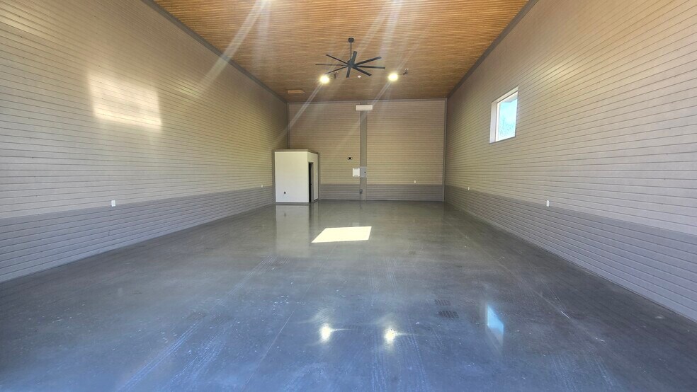 More Photos Of 144 McCrary Rd, Mooresville Flex For Sale