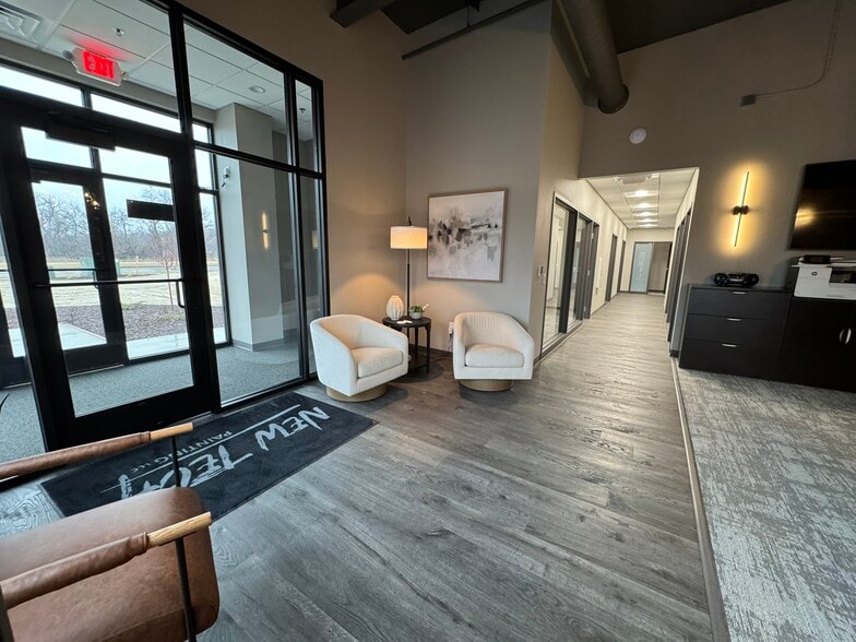 More Photos Of 645 Sandpiper Trl, Cottage Grove Warehouse For Sale