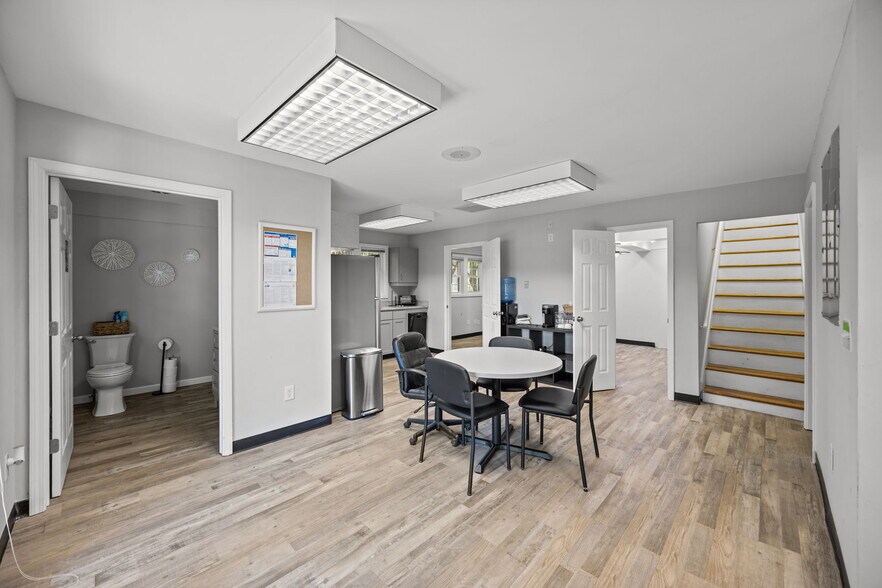 More Photos Of 44 Shoreline Dr, New Bern Medical For Sale