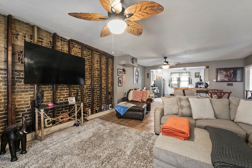 More Photos Of 165 Madison Ave, Albany Storefront Retail Residential For Sale