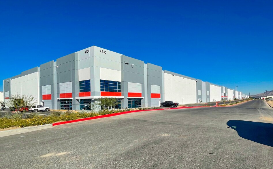 More Photos Of 4230 N 5th St, North Las Vegas Distribution For Lease