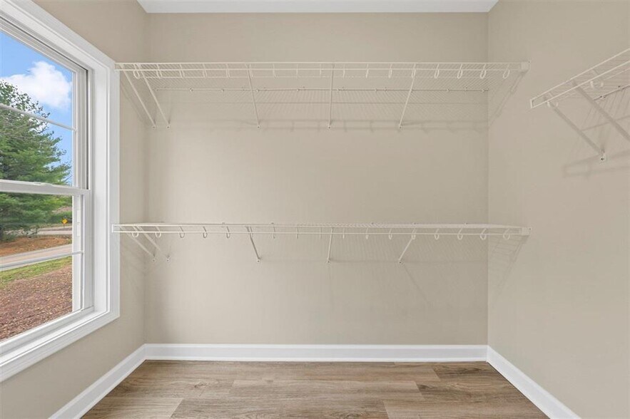 More Photos Of 721 Plano Rd, Bowling Green Apartments For Sale