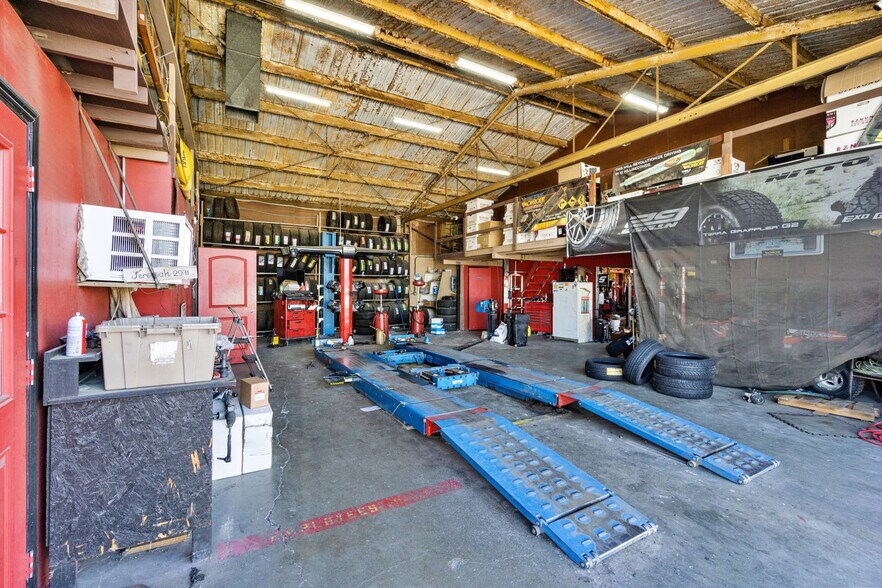 More Photos Of 27 E Birch Ave, Fresno Service For Lease