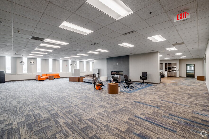 More Photos Of 3721 Tecport Dr, Harrisburg Office For Sale