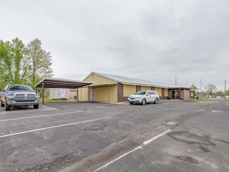 More Photos Of 4001 N Kickapoo Ave, Shawnee Religious Facility For Sale