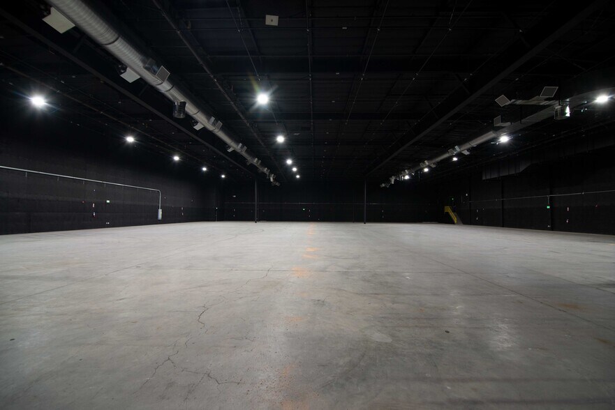 More Photos Of 13207 Bradley Ave, Sylmar Distribution For Lease