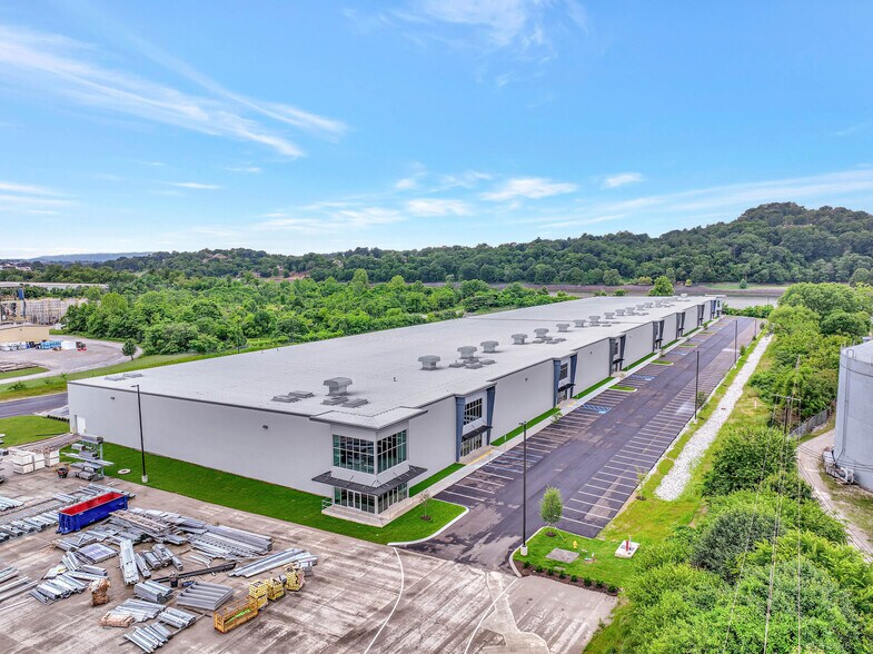 More Photos Of 2685 Riverport Rd, Chattanooga Industrial For Sale