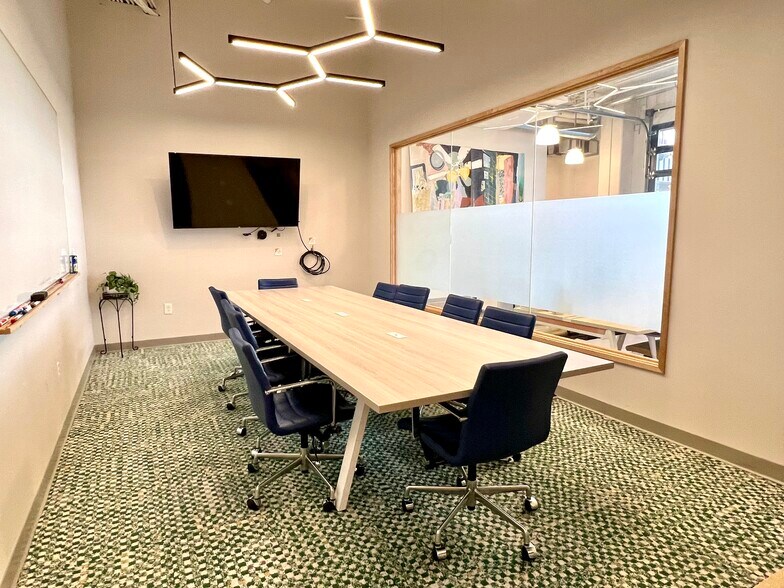 More Photos Of 440-500 W Broad St, Columbus Coworking Space