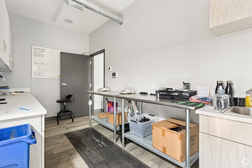 More Photos Of 1848 Dickerson Rd, Gaylord General Retail For Sale