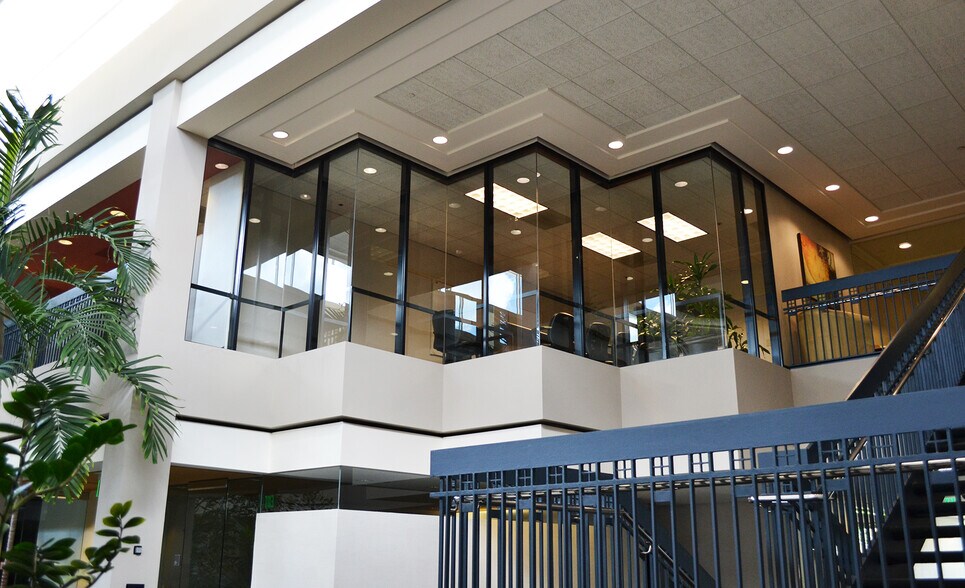 More Photos Of 560 Carillon Pky, Saint Petersburg Unknown For Lease