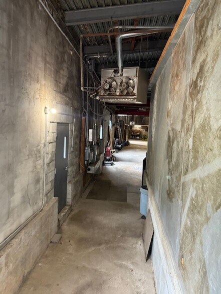 More Photos Of 2514 Foundry Pl, Clayville Industrial For Sale