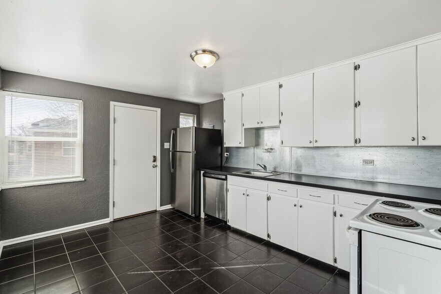 More Photos Of 2300 W 39th Ave, Denver Apartments For Sale