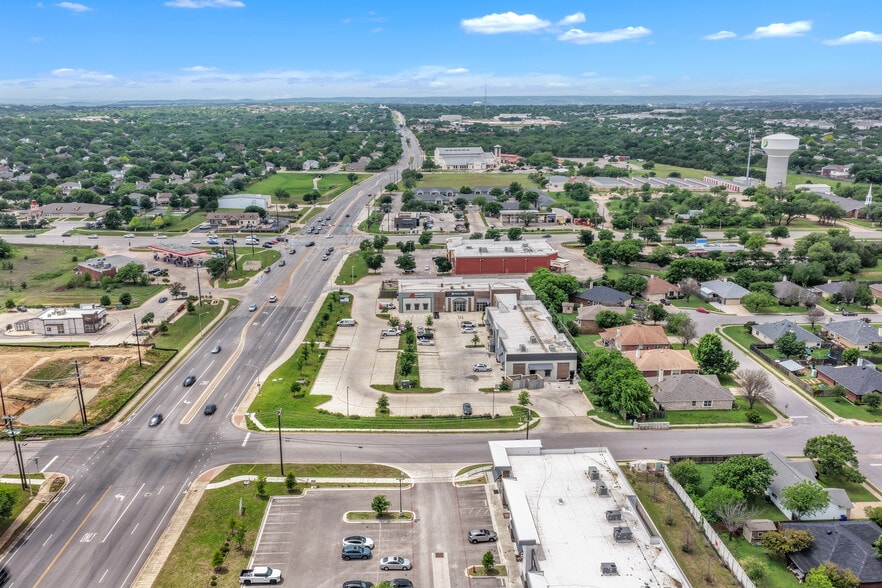 More Photos Of 821 W New Hope Dr, Cedar Park Storefront Retail Office For Sale