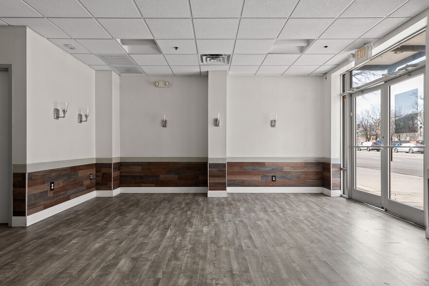 More Photos Of 100 Market St, Chattanooga Storefront For Sale