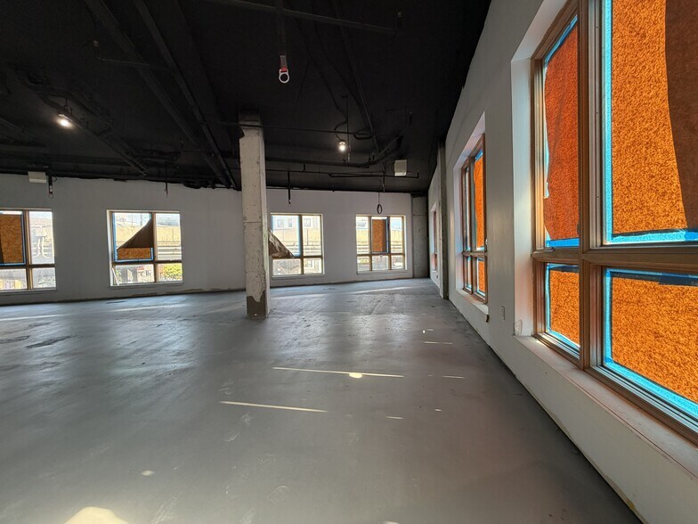 More Photos Of 411 Meeker Ave, Brooklyn Apartments For Lease