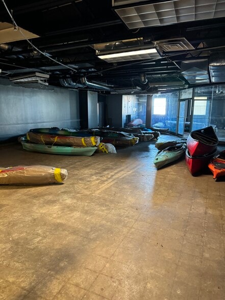 More Photos Of 220 S Madison St, Rockford Specialty For Sale