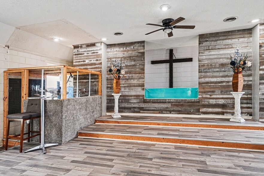 More Photos Of 1381 Lees Chapel Rd, Greensboro Specialty For Sale