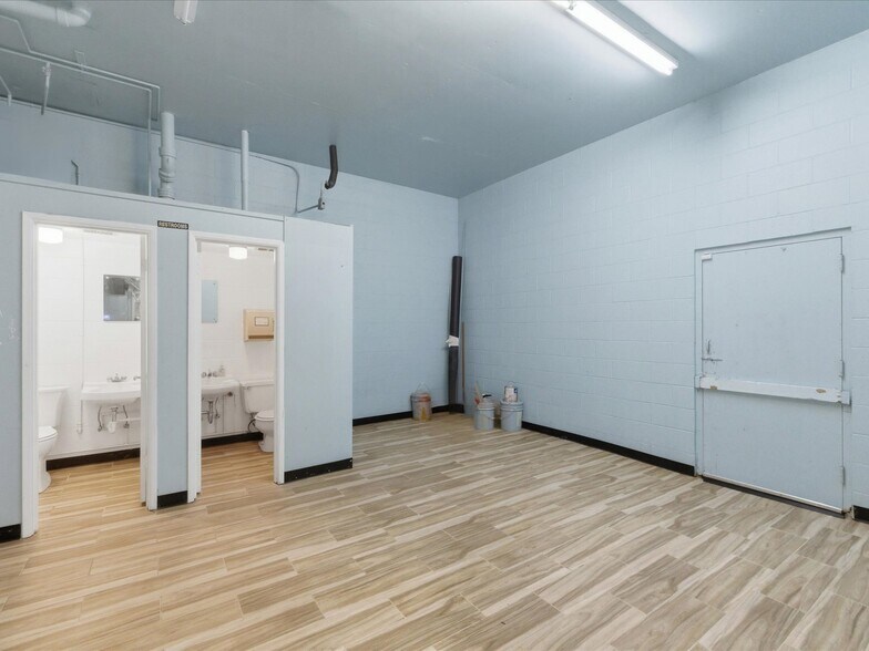 More Photos Of 5802 Evergreen Way, Everett Storefront Retail Office For Sale