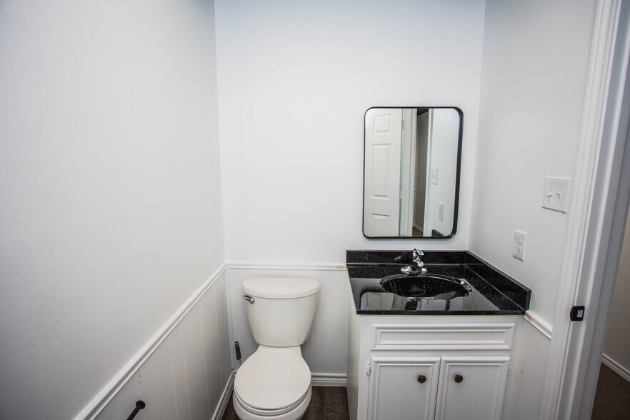 More Photos Of 2811 74th St, Lubbock Office Residential For Sale