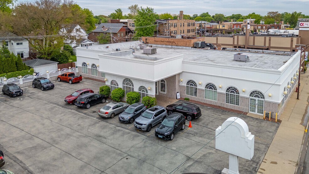 More Photos Of 3237 S Harlem Ave, Berwyn Specialty For Sale