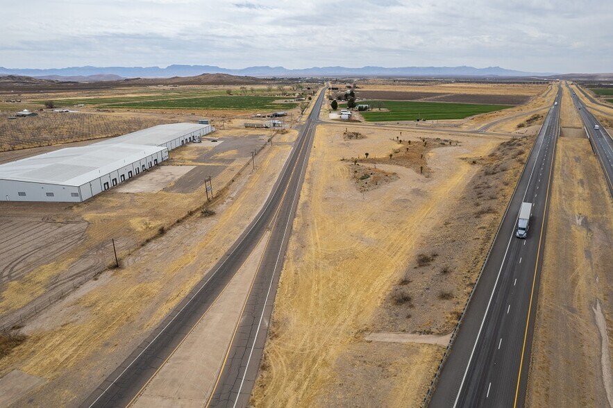 More Photos Of East of Balmorhea, TX, Exit 209, I-10 and Hwy 17, Balmorhea Distribution For Sale