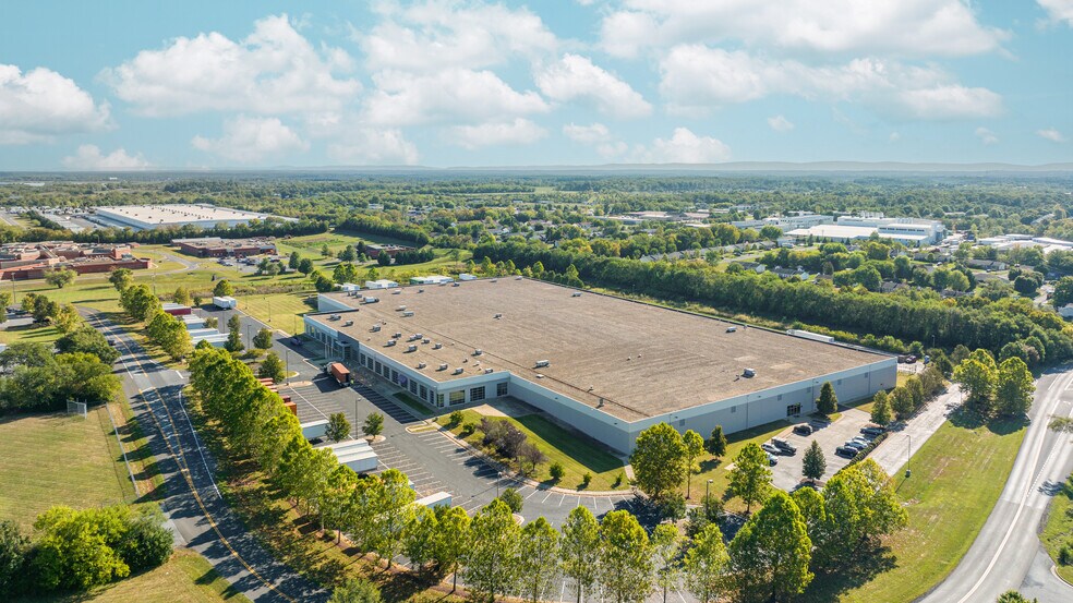 More Photos Of 255 Fort Collier Rd, Winchester Warehouse For Lease