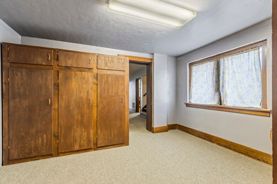 More Photos Of 115-117 W Grand Ave, Tonkawa Storefront Retail Office For Sale