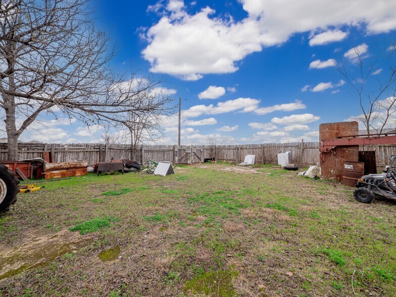 More Photos Of 201 S Highway 183, Leander Flex For Sale