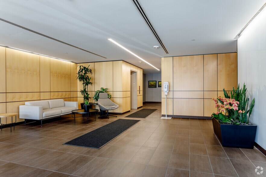 More Photos Of 1050 Walnut St, Boulder Office For Lease