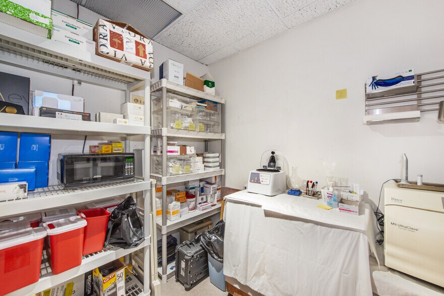 More Photos Of 184 Pompton Ave, Verona Medical For Lease