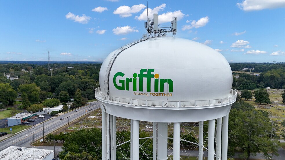 More Photos Of 406 E Solomon St, Griffin Office For Sale