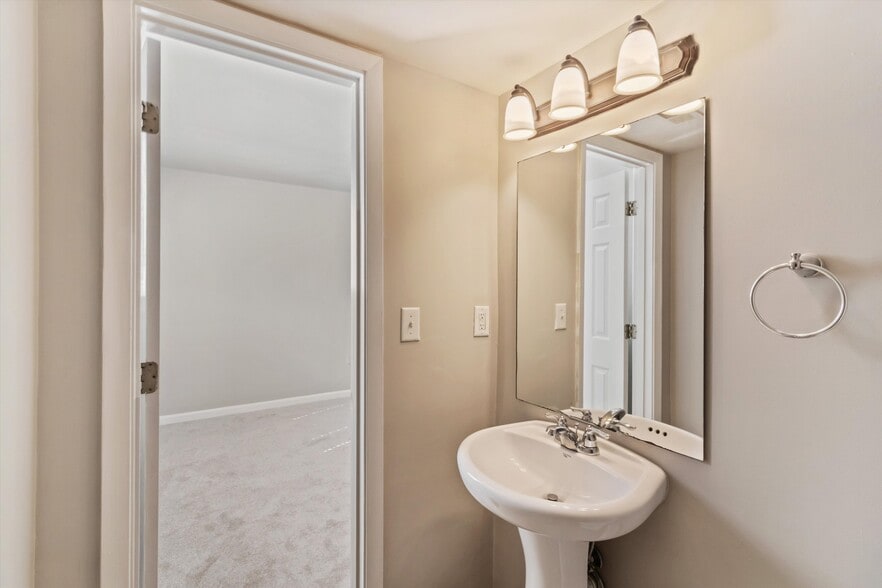 More Photos Of , Memphis Multifamily For Sale