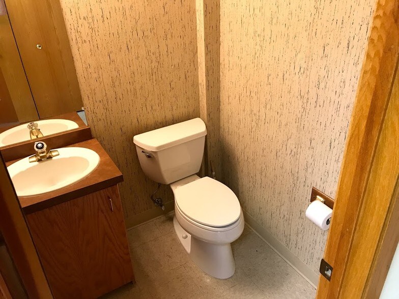 More Photos Of 3768 Norwood Dr, Littleton Warehouse For Lease