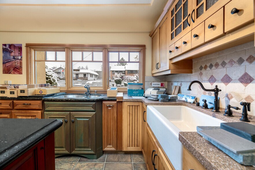 More Photos Of 1072 E Main St, Grass Valley Office For Sale