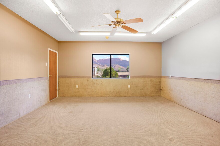 More Photos Of 140 Central St, Colorado City Office For Sale
