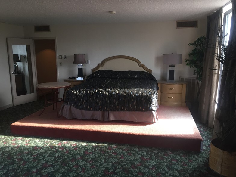 More Photos Of 2315 N Broadway, Minot Hospitality For Sale