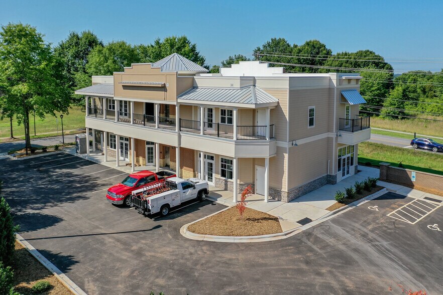 Primary Photo Of 18644 W Catawba Ave, Cornelius Storefront Retail Office For Lease
