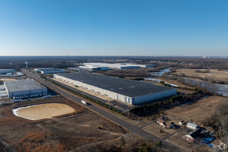 More Photos Of 2 Gateway Blvd, Pedricktown Distribution For Lease