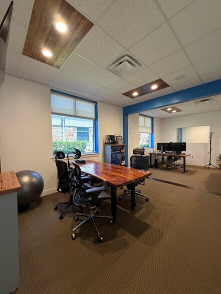 More Photos Of 20008 Champion Forest Dr, Spring Medical For Lease