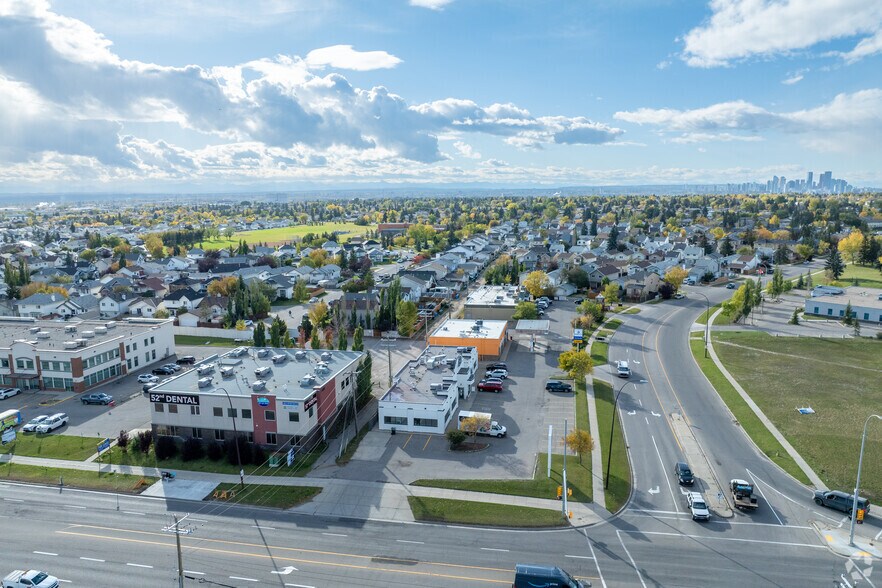 More Photos Of 460 Erin Woods Dr SE, Calgary Restaurant For Sale