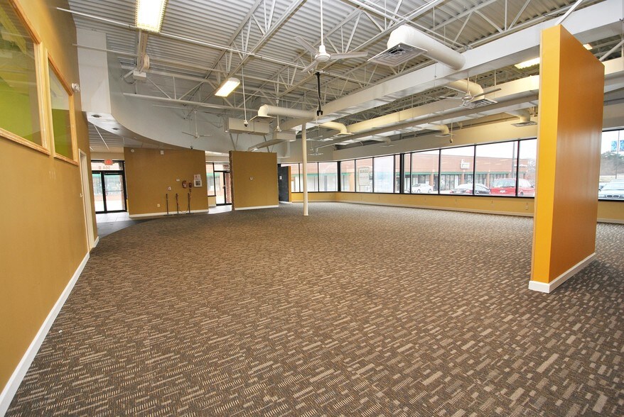 More Photos Of 550-552 Ritchie Hwy, Severna Park Freestanding For Lease