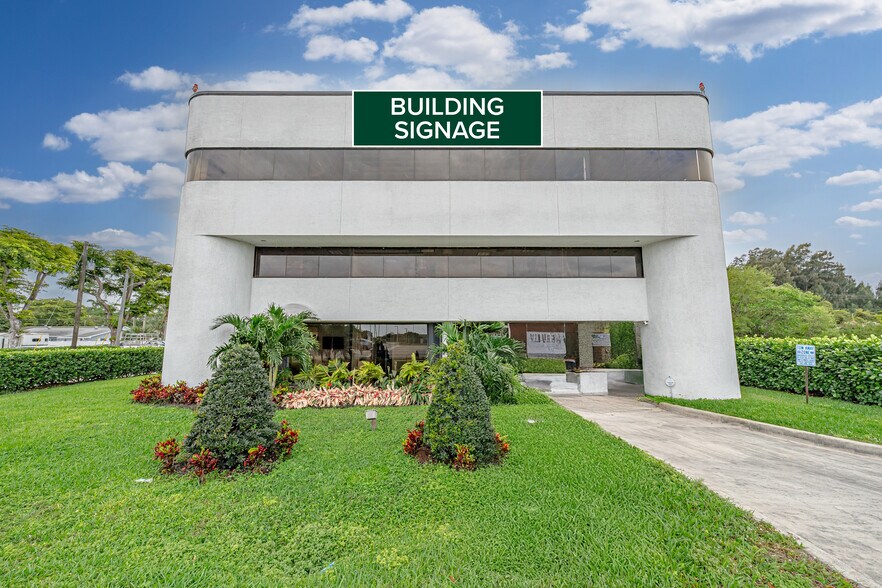 More Photos Of 1550 Southern Blvd, West Palm Beach Medical For Sale