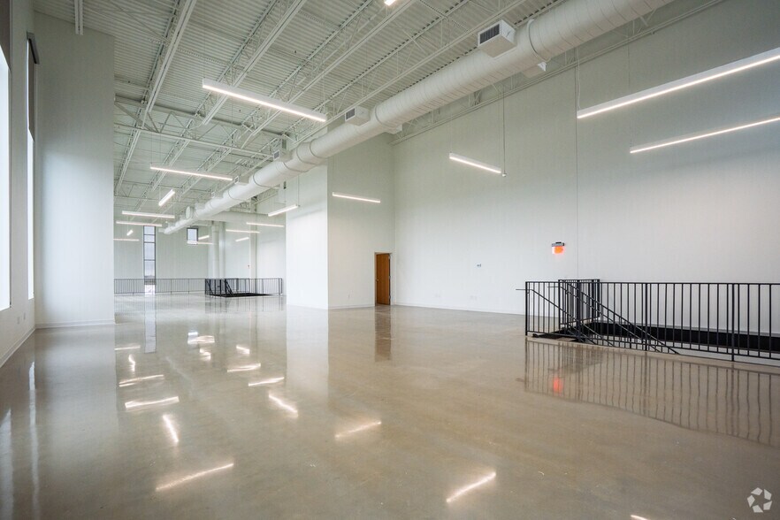 More Photos Of 2200-2300 SE Loop 820 Hwy, Fort Worth Unknown For Lease