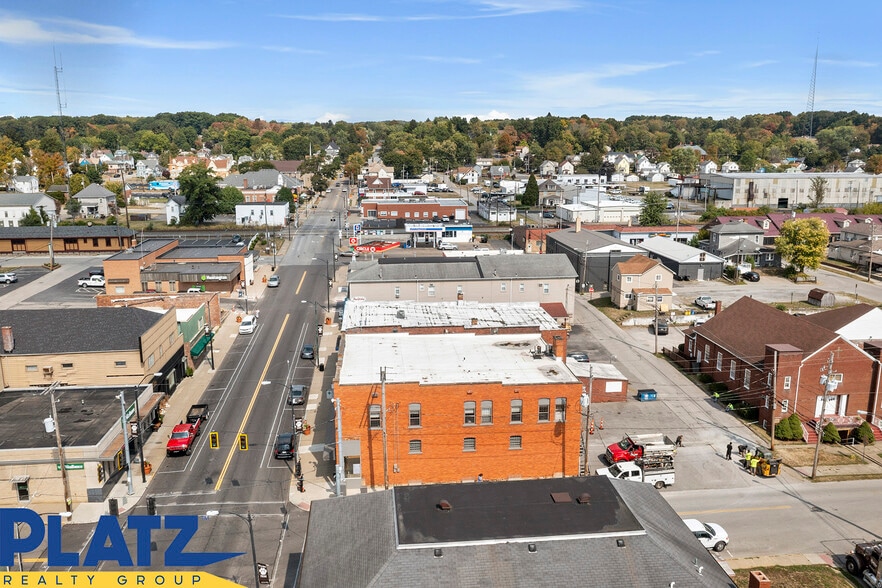 More Photos Of 132 N Market St, East Palestine Office For Sale