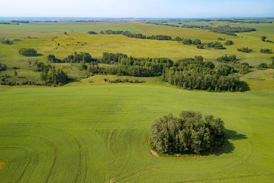More Photos Of 3245 Township Road 292, Madden Horse Stables For Sale