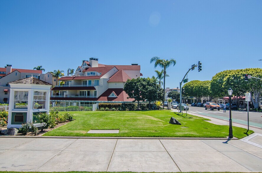 More Photos Of 132 Orange Ave, Coronado Storefront Retail Office For Sale