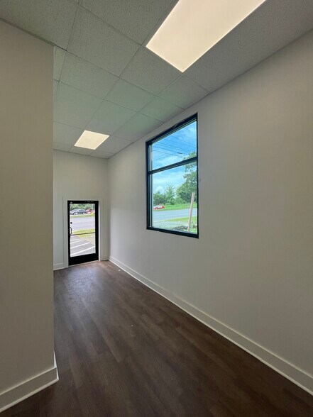 More Photos Of 404 E Long Ave, Gastonia Warehouse For Lease