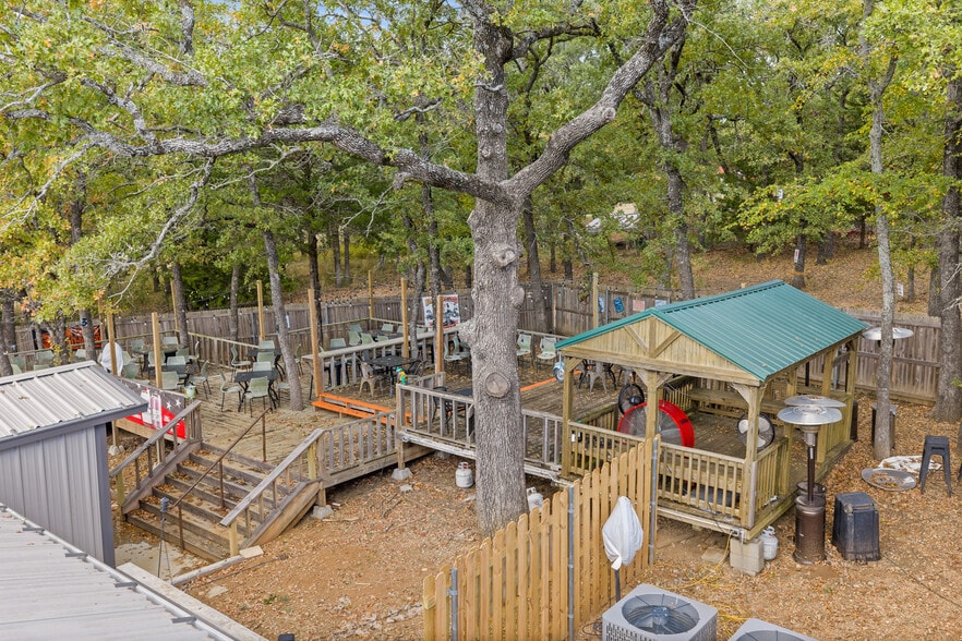 More Photos Of 3133 Chickasaw Trl, Sulphur Restaurant For Sale