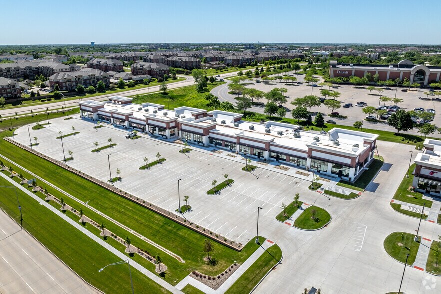 More Photos Of 6840 & 6880 E.P. True PKWY, West Des Moines General Retail For Lease