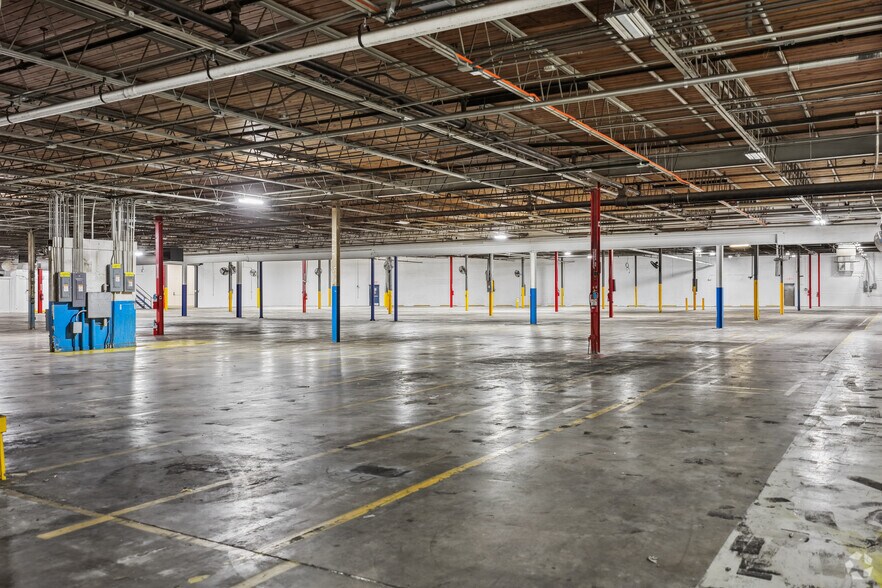 More Photos Of 615 Industrial Ave, Salisbury Warehouse For Sale
